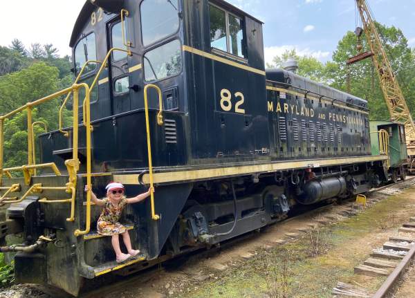 a child experiencing the Ma & Pa Railroad