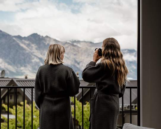 Plan a Romantic Stay in Queenstown