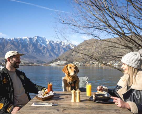Queenstown’s Dog-Friendly Cafés, Bars & Places to Stay