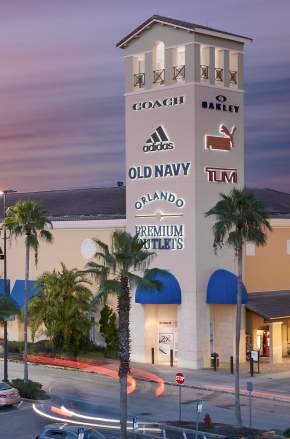 Orlando Vineland Premium Outlets exterior dusk