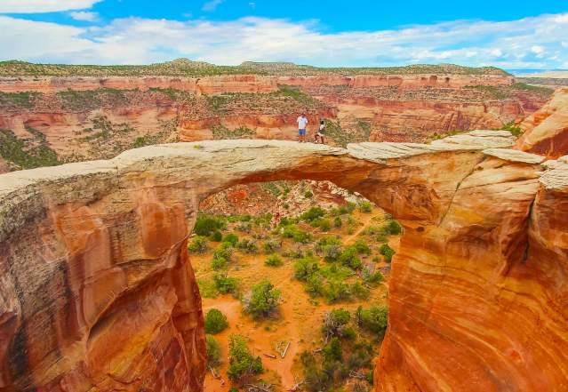 People on Rattlesnake Canyon Arches