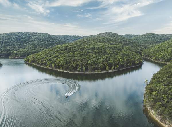 Lake_Scenic_Outdoors_Summer_Spring_Boat