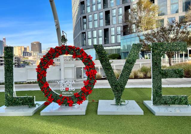 Holidays LOVE sign in Tysons 2022
