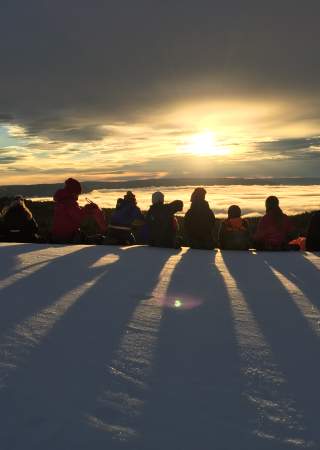 Gruppe på vintertur med Fossen Friluft