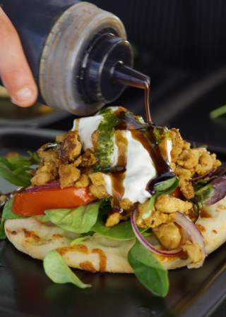 Smakfull mat på Brasserie Fengeselet, stillbilde fra vertskapsfilm