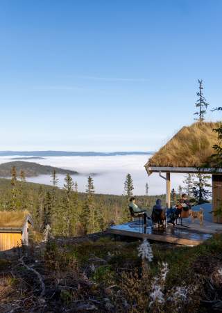 Nyt høsten på en hytte i Vikerfjell