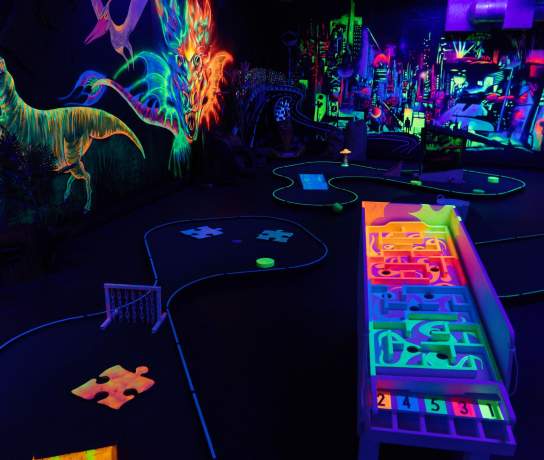 Putt n Glow Indoor Mini Golf, Thrillzone