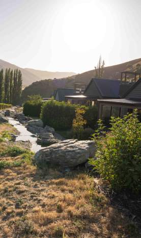 Villa's surrounded by a vineyard and mountains