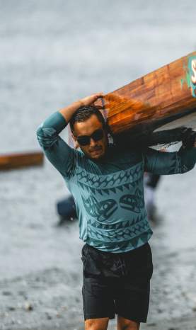 Snuneymuxw Canoe1
