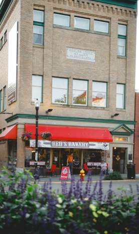 The front of Red's Bakery.