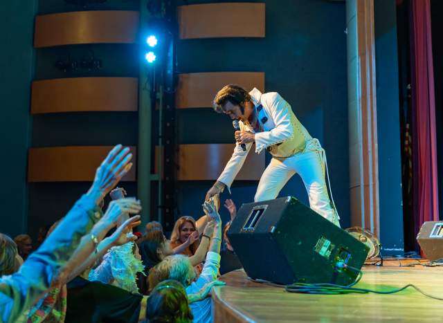 Kraig Parker Elvis Tribute at Palace Theatre in Grapevine, Texas