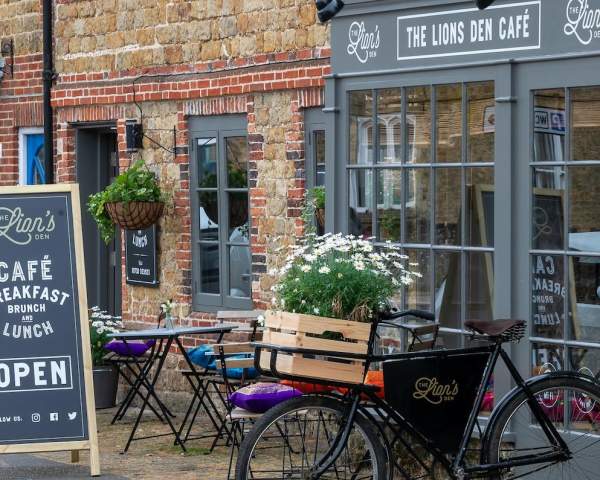 Lion's Den Café, Midhurst