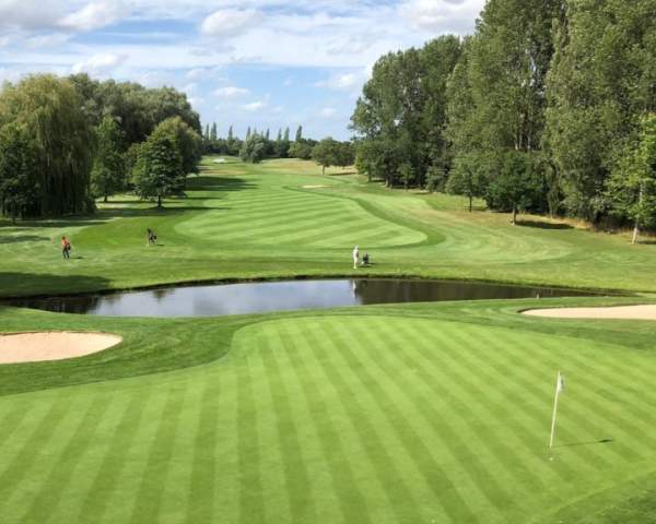 Unearth the Hidden Gem: Golfing in Coventry and Warwickshire!