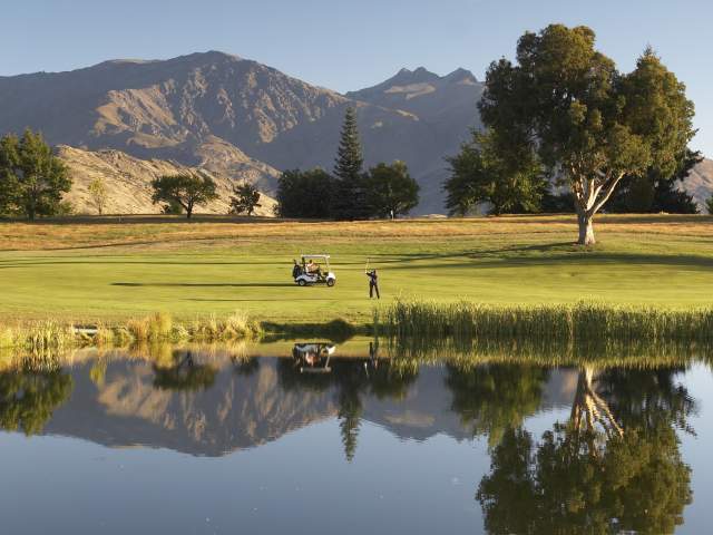 Golfer playing at Millbrook Resort