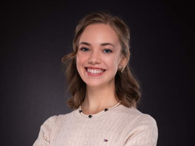 Allyson's Headshot