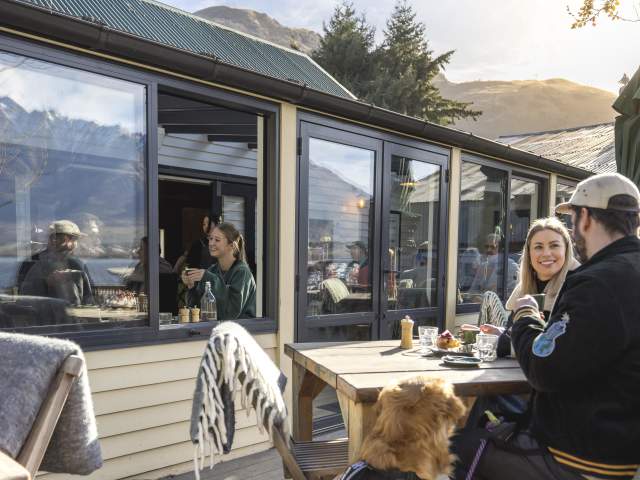 People dining at The Boat Shed Cafe and Bistro