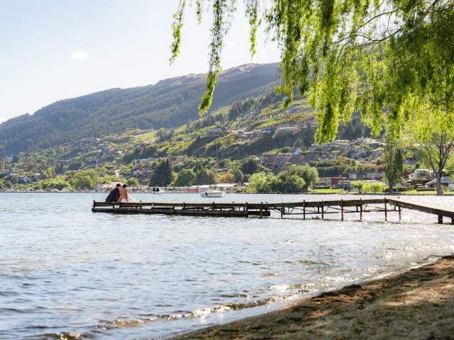 Frankton Beach Jetty in spring