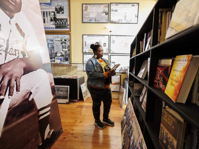 Influencer Katrina Dandridge visits Wells’Built Museum