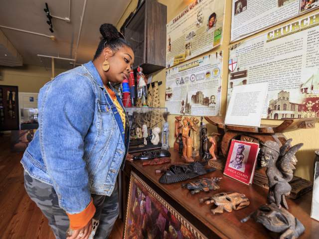 Influencer Katrina Dandridge visits Wells’Built Museum