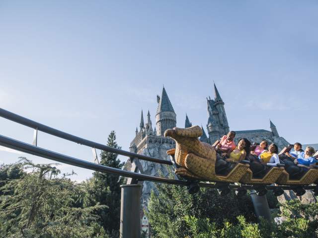 flight of the hippogriff rollercoaster