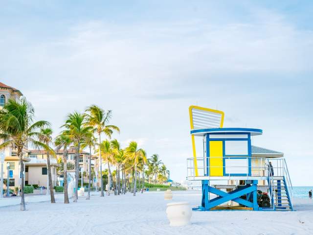 The white sands of Hollywood with lifeguard stand