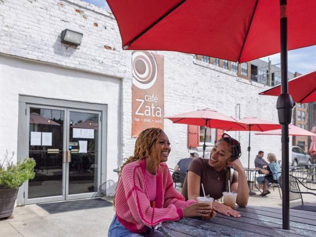 Women eating at Cafe Zata