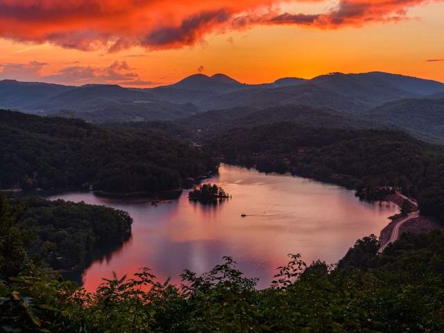 Lake Glenville - Stephen Ozcomert