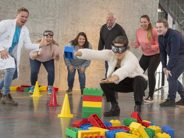 Teambuilding på arbeidsplassen med mega LEGO-klosser