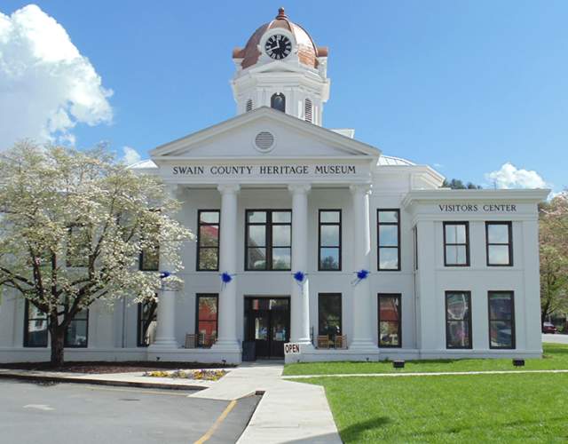 Swain County Visitor Center