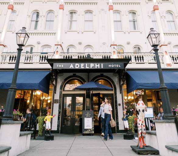 Exterior Adelphi Hotel