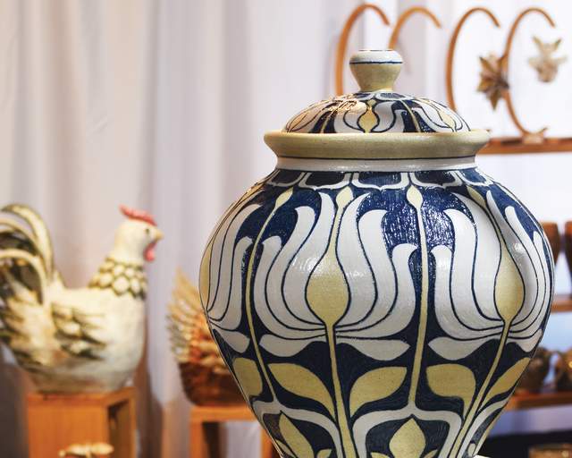 Seagrove Pottery - The Triangle Studio Pot