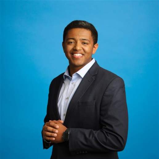 Jordan Shelton headshot
