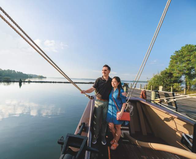 Jamestown Ship Couple