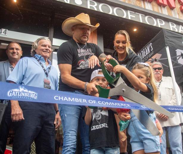 Jason Aldean Ribbon Cutting chamber