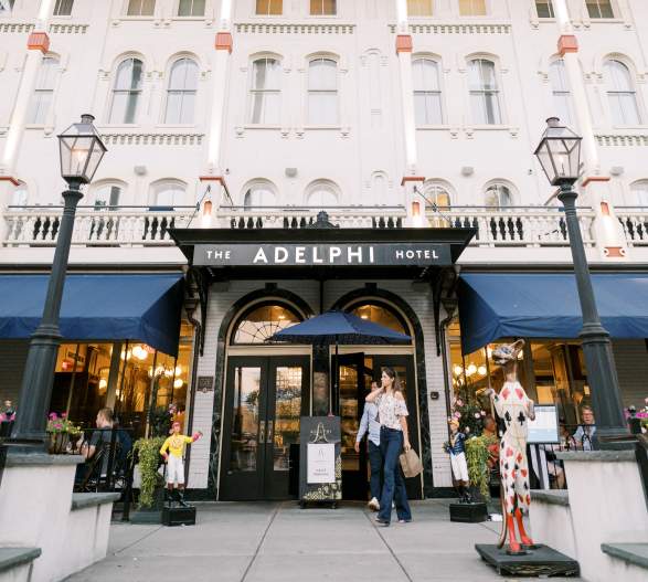 Exterior Adelphi Hotel
