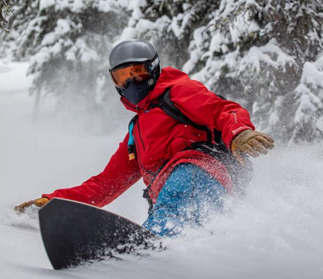 Snowboarding in Big Sky