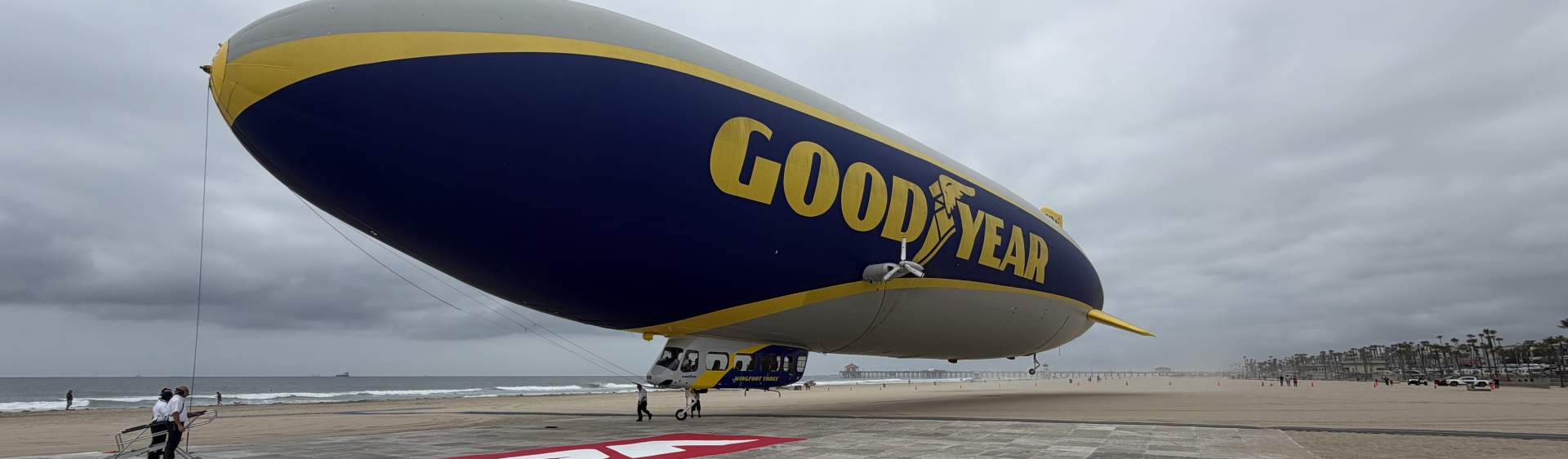 本物❗️Goodyear Blimp 飛行船 バルーン アドバタイジング 本物❗️Goodyear Blimp 飛行船 バルーン アドバタイジング Goodyear