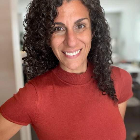 Irene Alvarez headshot