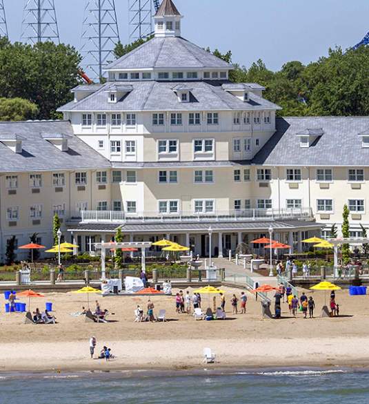 CP Hotel Breakers