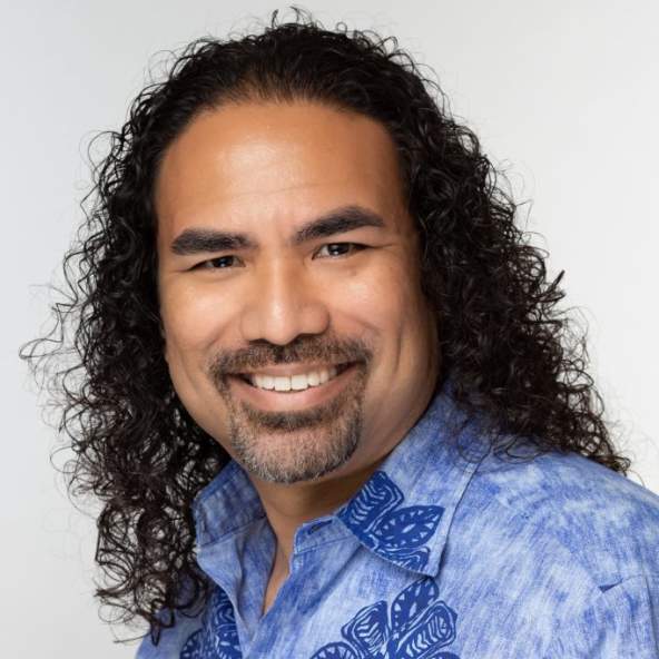 Dr. Aaron J. Salā