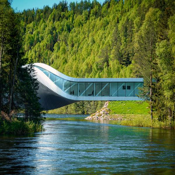 The Twist på Kistefos - Sett fra elva en sommerdag