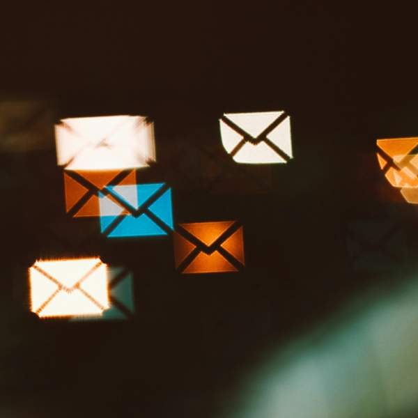 Multicoloured envelope notifications like those of a new email