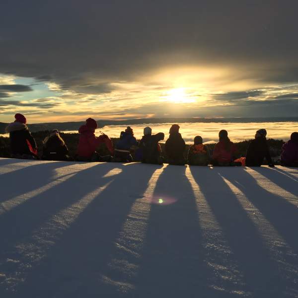 Gruppe på vintertur med Fossen Friluft