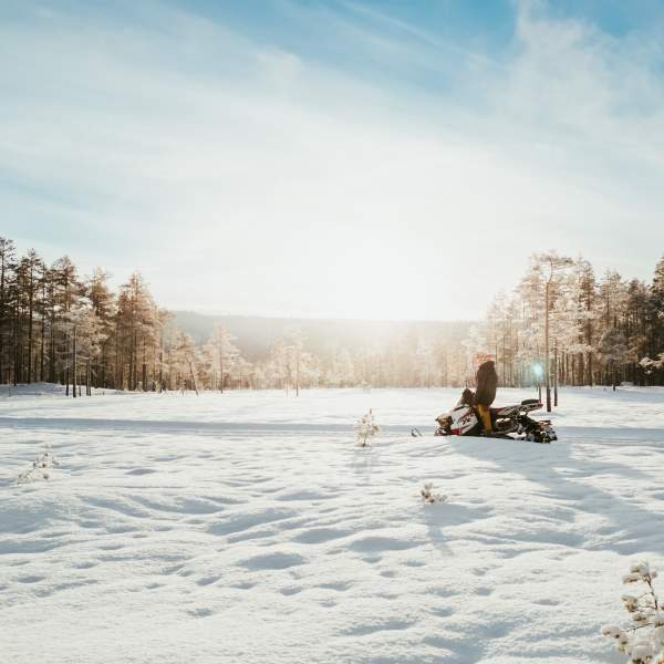På snøscootertur nær Gravberget gård