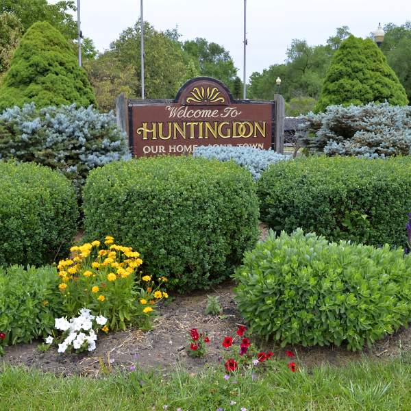 Welcome to Huntingdon sign