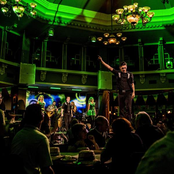 Raglan Road Irish Pub & Restaurant