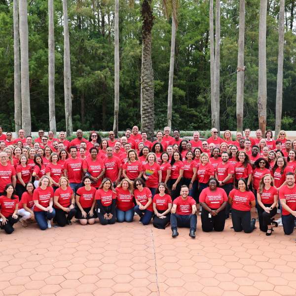 tm-redshirtday-visitorlandi-teampicture-2023
