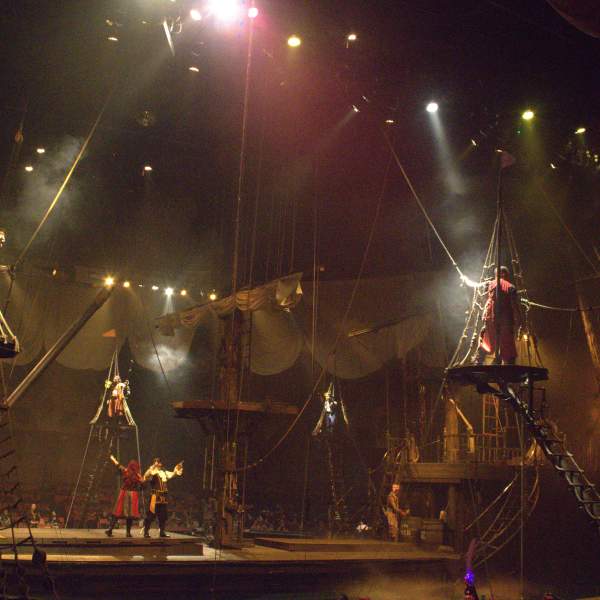 Pirates Dinner Adventure performers