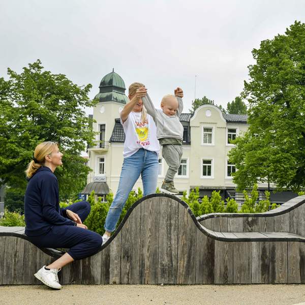 Lek på lekeplassen i Moss