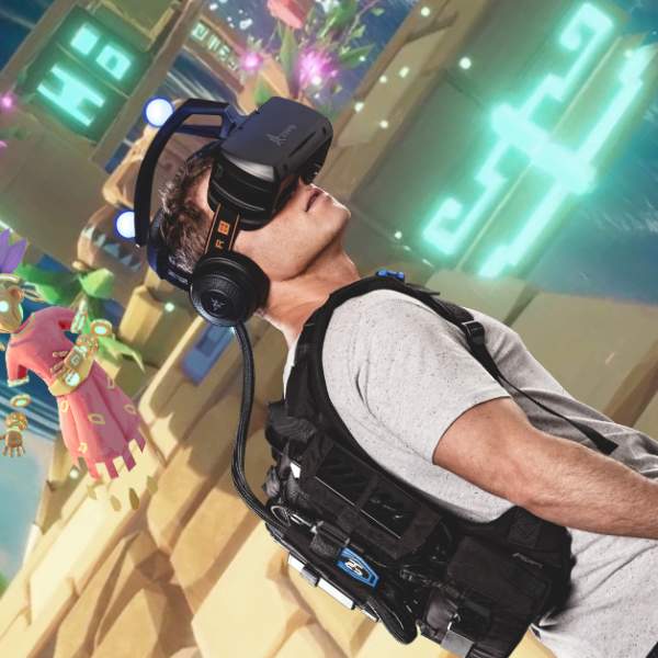 Players of Enginerium, a Virtual Reality Game at Main Event